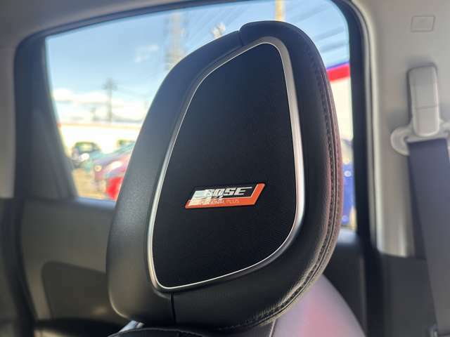 国産車初！BOSE PERSONAL PLUS搭載です。ヘッドレスト内蔵スピーカーによる包まれるようなサウンドをお楽しみください。