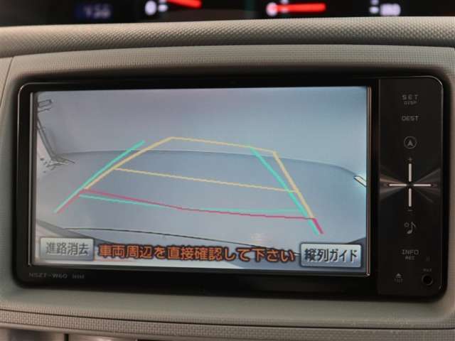 バックカメラが付いているので後方確認しながら安心して駐車することができます。