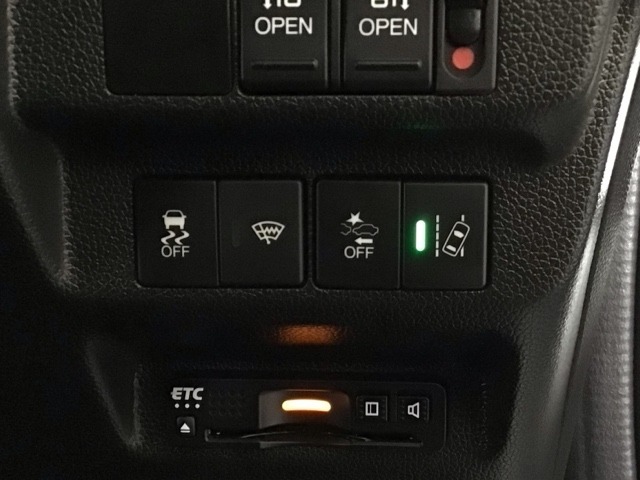 ホンダが推し進める総合先進安全装備のセンシング搭載！　衝突や斜線はみだしなどの危険が予測される時、センサーが警告。ヒューマンエラーを高度先進技術が補完してくれます。