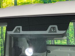 【スズキ　セーフティサポート】走行中に前方の車両等を認識し、衝突しそうな時は警報とブレーキで衝突回避と被害軽減をアシスト。より安全にドライブをお楽しみいただけます。