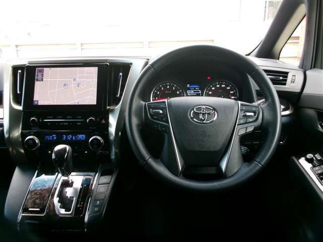 ご購入の車両には、ご納車前に室内の除菌・消臭を施行いたします。※ただし、すべての臭いを消臭できるわけではございませんので、あらかじめご了承ください。