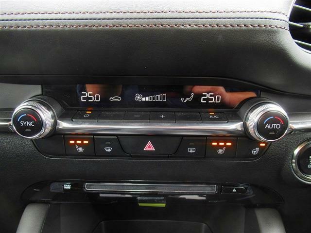 ACC・LKA・BSM・踏み間違い防止・フルセグナビ・全周囲カメラ・DVD再生・Bluetooth・LEDヘッドライト・オートHIビーム・ステアシフト・ETC・PWシート＆シートヒーター