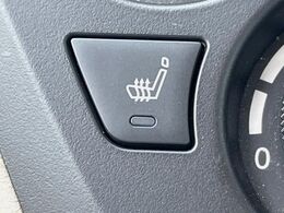 【シートヒーター】寒い日に重宝するシートヒーター！エアコンより早く温まってくれるので寒がりの人も安心ですね♪エアコンの温風は乾燥するから苦手、という方にもをおすすめです。