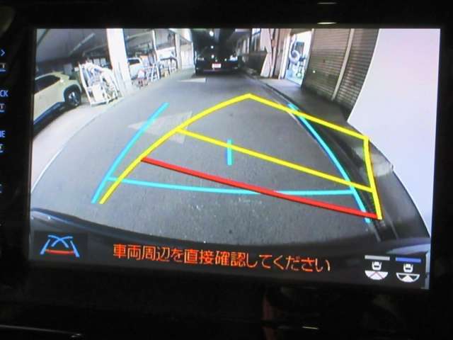 バックガイドモニターで、後方を確認しながら安心して駐車することができます。運転初心者も熟練者も必須の機能ですよ！