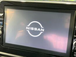【純正ナビ】人気の純正ナビを装備。オーディオ機能も充実しており、Bluetooth接続すればお持ちのスマホやMP3プレイヤーの音楽を再生可能！毎日の運転がさらに楽しくなります！！