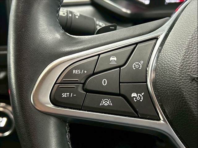 【クルーズコントロール】装備車両です。遠距離ドライブの高速道路などでは大活躍で疲労軽減に役立ちます。
