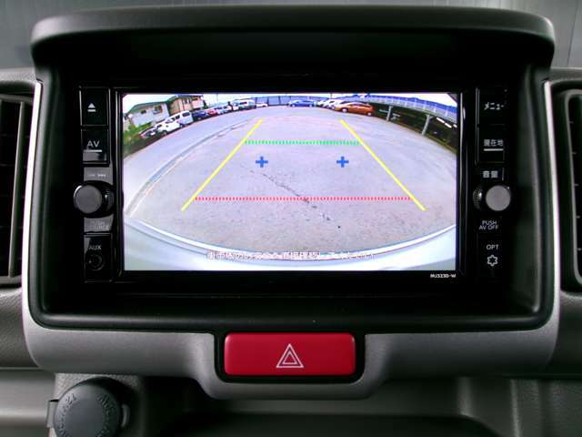【 バックモニター 】　もはや当たり前に装備されているバックモニター☆カメラの映像を確認しながらバックできるので見えにくい車内後方の安全確認ができます