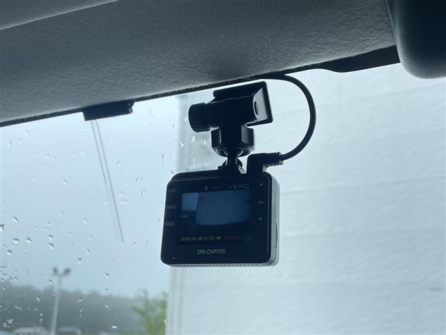 【後部座席】後席もゆったりドライブを楽しめます。ガリバーでご購入いただきましたら、内外装はプロこだわりのクリーニングで清潔なおクルマでご納車させていただきます！店舗での現車確認も承っています！