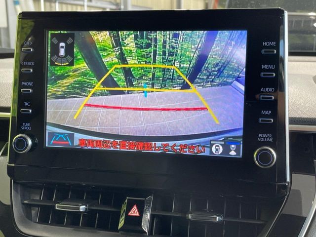 【バックカメラ】駐車時に後方がリアルタイム映像で確認できます。大型商業施設や立体駐車場での駐車時や、夜間のバック時に大活躍！運転スキルに関わらず、今や必須となった装備のひとつです！