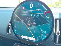 ●MINI純正ナビ:一体感のあるナビは、高級感ある車内を演出してくれます。Bluetooth再生などオーディオ機能も充実しておりますので、運転もより楽しめます♪