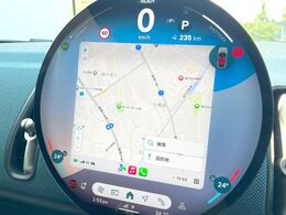 ●Apple　Car　Play：スマホとの有線接続で、ナビ・オーディオ再生などスマホのアプリ機能が画面でも使える便利機能です！
