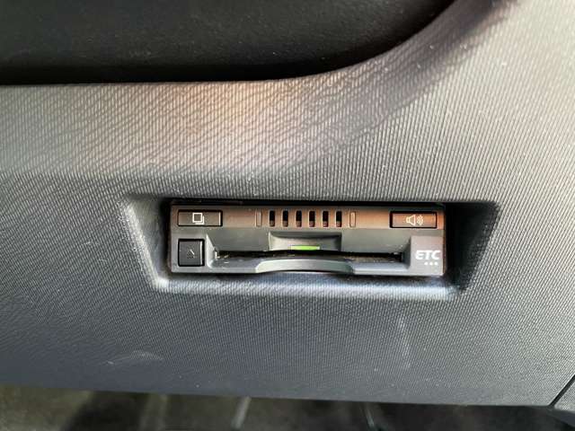 純正ビルトインETC☆　高速道路のインターチェンジも楽々通過♪　ハンドル下でカードが見え辛く防犯対策にも！　【無料電話】0078-6003-206896　【LINE　ID】07020337089で検索