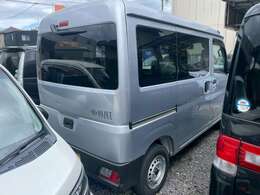 当店のお車をご覧頂き、誠にありがとうございます。気になる点やご質問などございましたら、お気軽にお電話・メールにてお問い合わせ下さい。価格などもお客様のご要望にお応えできるよう、努めさせて頂きます☆