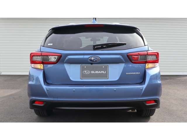 リヤセンサーにより死角部分にある障害物を検知、音でドライバーにしらせてくれます。