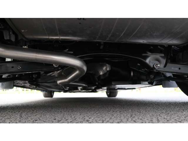 降雪が少ない地域で使用していたので下廻りの状態は良好。ご希望の方はオプションでサビ止めを施工も可能です。