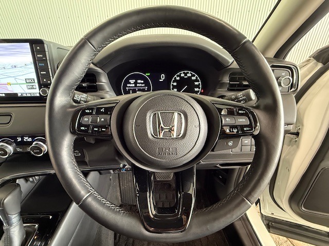 【Honda SENSING】衝突被害軽減ブレーキ〈CMBS〉、ACC〈アダプティブ・クルーズ・コントロール〉、LKAS〈車線維持支援システム〉、誤発進抑制機能、等で安全運転のサポートをします！