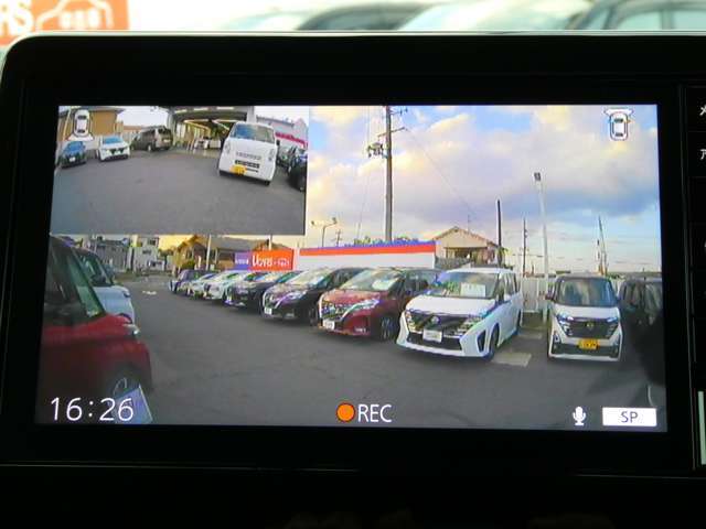 ドライブレコーダーは9インチモニターと連動していますのでとても便利ですよ。