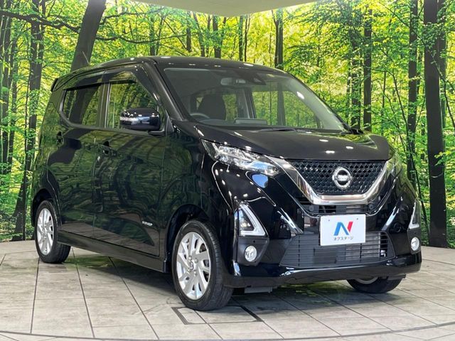 大好評のボディコーティング「弾スプラッシュコート」もご納車までに施工可能。通常のガラスコートと異なる、耐久年数6年の無機質ガラスコーティングが、ボディをキレイな状態に保ってくれます。