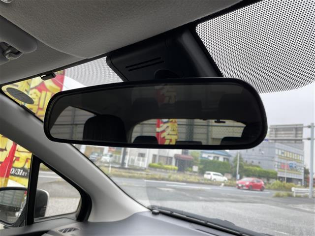 【バックミラー】大きくて見やすいので、後方を見るときも安心です！