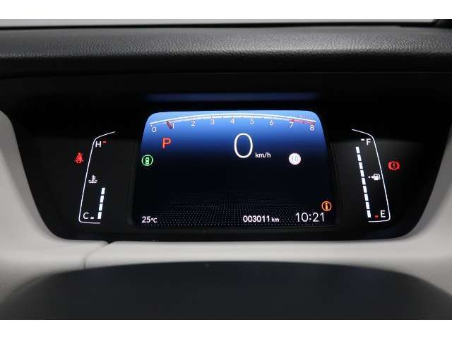 視認性、認識性にこだわった、7インチの大型カラー液晶メーターを採用。速度は読み取りやすいよう数字で大きく表示します！