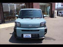 広い展示場には目移りしちゃうくらい軽・届出済未使用車が展示されてます