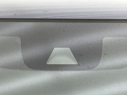 【ホンダセンシング】走行中に前方の車両等を認識し、衝突しそうな時は警報とブレーキで衝突回避と被害軽減をアシスト。より安全にドライブをお楽しみいただけます。