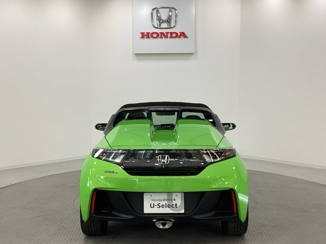 【Honda認定中古車 U-Select】　は3つの安心をお約束します。　1　Hondaのプロが整備した安心。 2　第三者機関がチェックした安心。　3　購入後もHondaが保証する安心。
