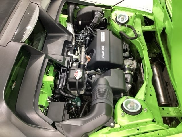ホンダスタッフがしっかり整備して保証付きにてお渡し致します。エンジンルーム＆室内ルームともにクリーニング済みで清潔です。快適なドライブをお楽しみください。