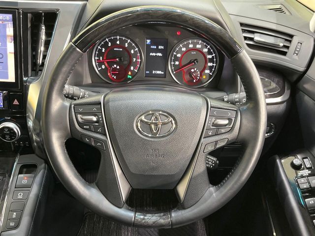 【ステアリングスイッチ】運転中、前方から目線をそらすことなく、オーディオ等の操作が可能な便利機能！安心＆快適なドライブを演出してくれます♪