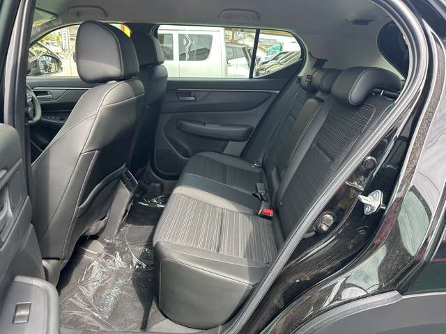 ★5年間新車保障★初度登録から5年間の新車保証が含まれています。長期間、安心してお乗り頂けます！保障費用は支払総額に含まれています！遠方のお客様は保証継承後、お近くのディーラーにて保証が受けられます！
