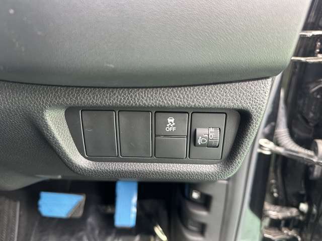 ★納車前に、専属のクリーニングスタッフが、ピッカピカにクリーニングして納車いたします！もちろん、ピッカピカの状態でお渡しするクリーニング費用も支払総額に含まれています！