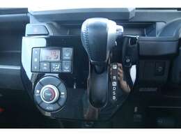 シフトはインパネCVTとなっております。