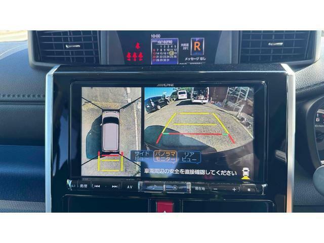 全周囲や後方確認に便利で安全な全方位型モニターとバックカメラも装備しています。