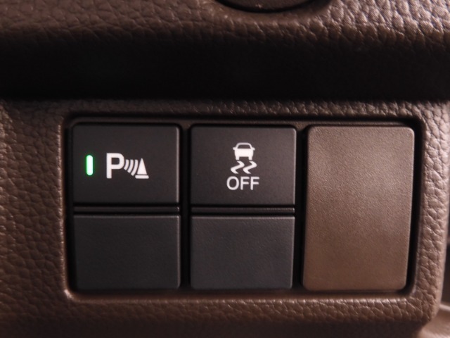 ◆障害物センサー◆車庫入れの時などに近くに障害物がある場合、障害物までの距離を音で知らせてくれます。