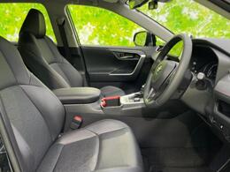 「この車の写真をもっと見たい」「状態が気になる」「この装備はついている？」どんな小さな疑問でもお気軽にお問い合わせください！