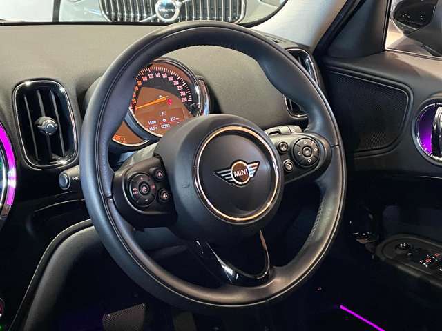 安心してカーライフを始めていただくことが出来るよう、必要な整備を実施し整備記録簿を発行いたします。