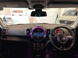 LIBERALAは、輸入車選びの新たなスタイルを提案するインポート・セレクト・ブランドです。オーナー様となる方がクルマから直接感じる感性を第一にした、最良の一台との出会いをコーディネートいたします。