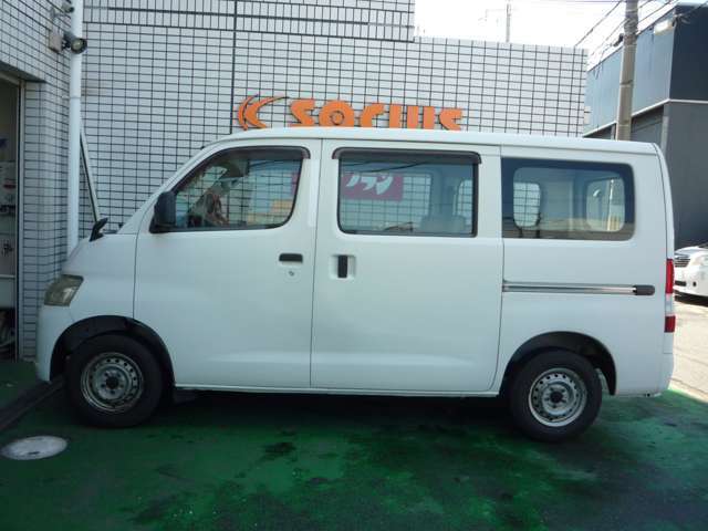 只今期間限定プレゼント実施中！当店でお車をご成約頂いたお客様に豪華カタログギフトをもれなくプレゼント！！生活雑貨やお食事券、食品、家具などをお選びいただけます！詳しくはスタッフまで！