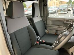 「この車の写真をもっと見たい」「状態が気になる」「この装備はついている？」どんな小さな疑問でもお気軽にお問い合わせください！