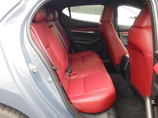 【車内ルームクリーニング済】展示前に内装・外装をプロがしっかりとクリーニングしております。