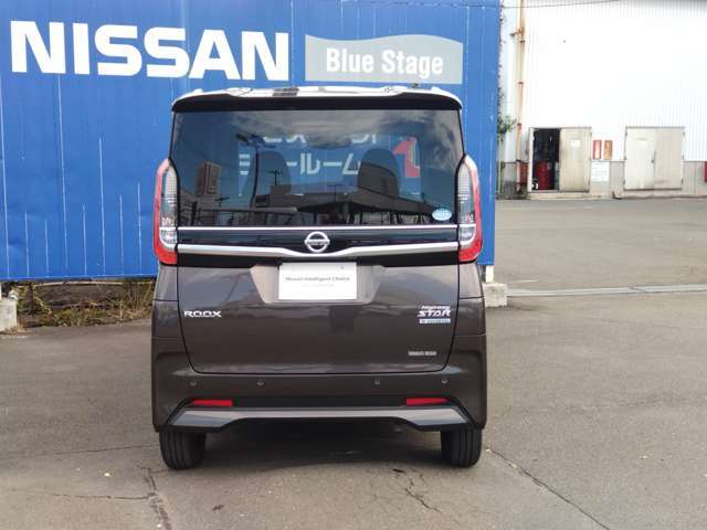 【1】プロパイロットエディションはベースグレードに以下の装備が付加されております。●オートレベライザー●アダプティブLEDヘッドライトシステム（アクセントランプ付）※次画像に続く