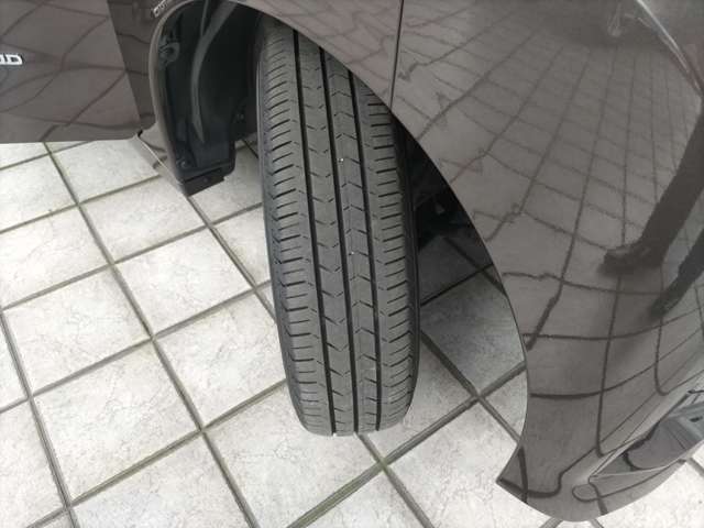 ●標準14インチアルミホイール＆ヨコハマ　BluEarth-FE　AE30　2021年製（新車装着タイヤ）　155/65R14　75S　溝残約4mm（車検適合1.6mm以上）