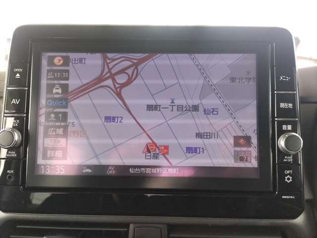 日産純正ディーラーOPの●パナソニック製9インチメモリーナビMM321D-L［CD・DVD・SD再生/SD録音/Bluetoothオーディオ・ハンズフリーフォン/AUX接続/FMAM/フルセグ］付き。