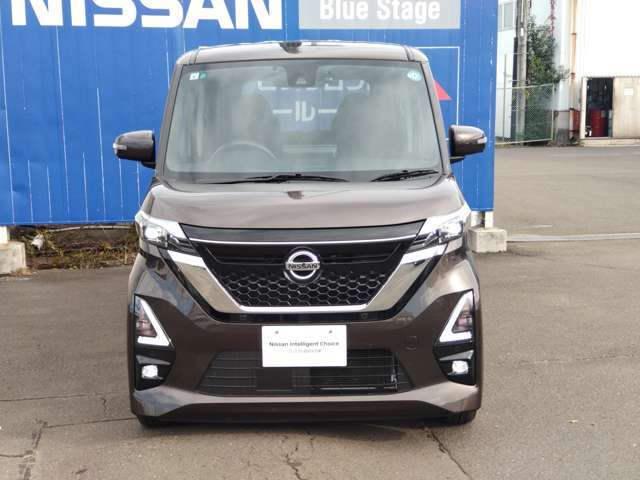 ご来店の上、展示車をご確認希望の際は商談予約中や商談などで展示車が搬出されてたりする場合がございますので、事前にお電話頂き、ご希望の展示車とご来店の日時などをお教え願います。