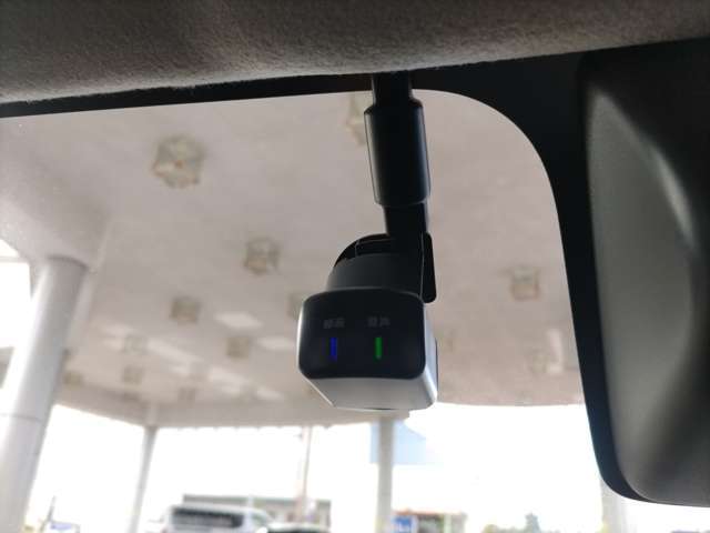 日産純正ディーラーOPのhangsheng製ナビ連動2カメラドライブレコーダー　DH5-D付きです。スマホにアプリを入れて頂くとスマホでもご確認頂けます。