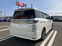 R2年式　エルグランド　ハイウェイスターS　アーバンクロム　パールホワイトのお車が入荷しました☆