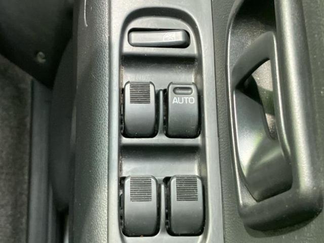 お車に合わせて無料保証以外にも、保証範囲、期間、距離を拡充させた有料保証もご用意しております！中古車の購入が初めてで不安・・・というお客様もご安心ください！