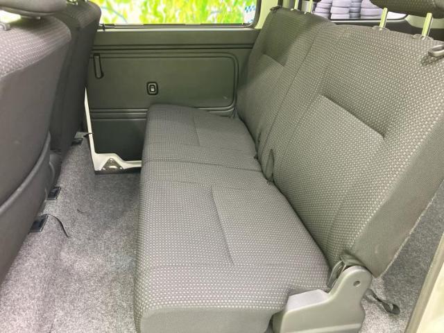 WECARSでは各商談席に大型モニターをご用意しております！見やすい大画面でゆったりと全国の在庫をご覧いただけます！是非ご来店お待ちしております！