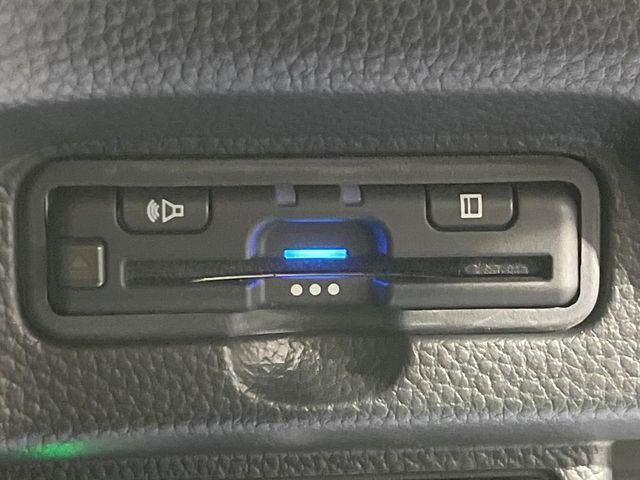 【ETC】高速道路の料金所をストレスなく通過！話題のスポットやサービスエリアに多い「スマートIC」利用時は必須のアイテムです。当店でセットアップを実施、ご納車当日からすぐにご利用いただけます！