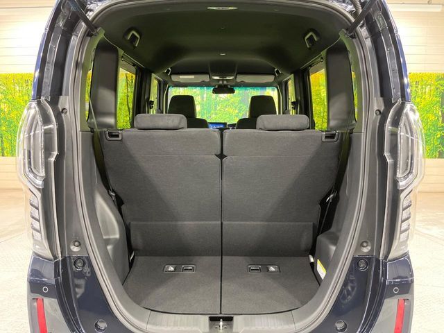 普段のお買い物や通勤、送迎等に十分な荷室スペースを確保しております。セカンドシートを倒すと、大きな荷物の積載も可能です♪